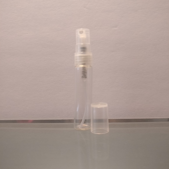 🍊Oscar De La Renta Rosamor 5mL EDT Sample Vial🌲 - Picture 6 of 8